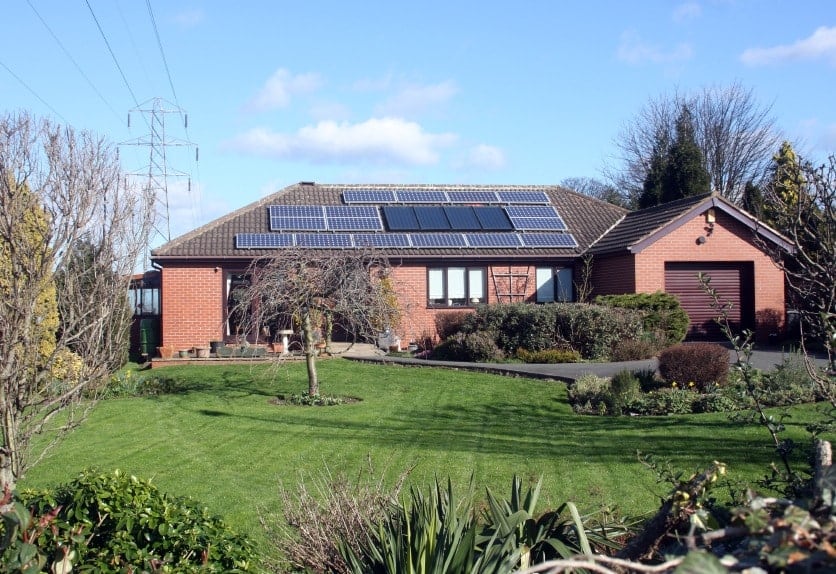 Villa con impianto fotovoltaico